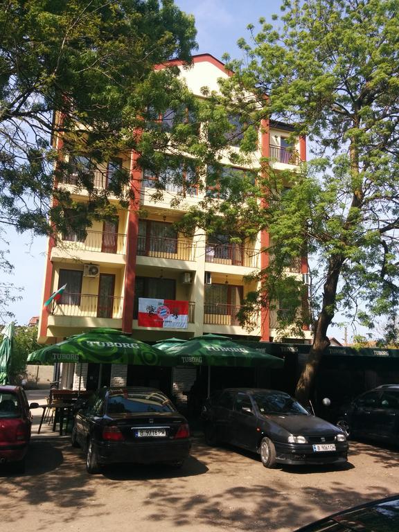 Central Park Family Hotel Kavarna Kültér fotó