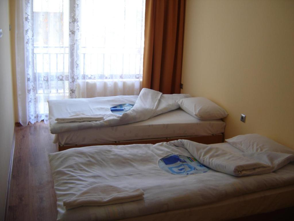 Central Park Family Hotel Kavarna Szoba fotó